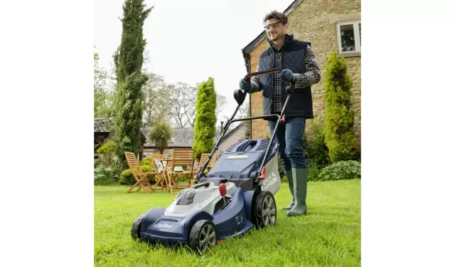 Spear & Jackson 44cm Cordless Rotary Lawnmower – 36V1 Spear & Jackson 44cm Cordless Rotary Lawnmower – 36V1