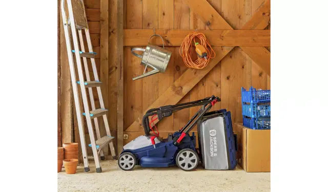 Spear & Jackson Cordless 34cm Lawnmower & 25cm Grass Trimmer1 Spear & Jackson Cordless 34cm Lawnmower & 25cm Grass Trimmer1